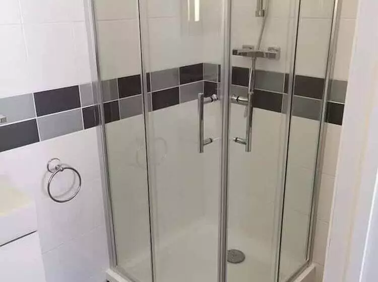 فندق The Old Castle