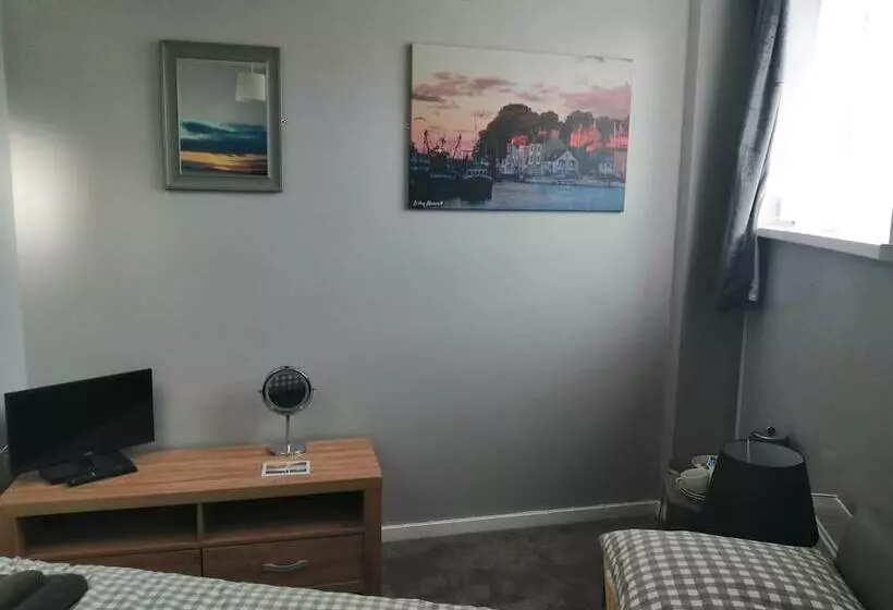 فندق The Old Castle