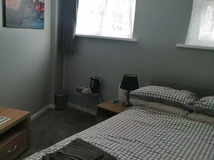 فندق The Old Castle