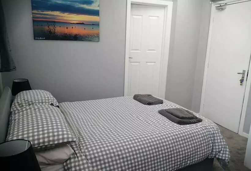 فندق The Old Castle