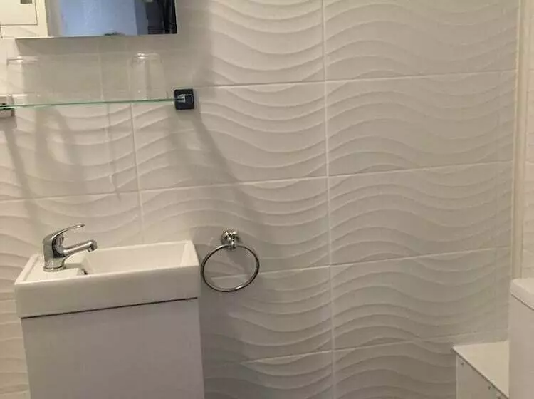 فندق The Old Castle