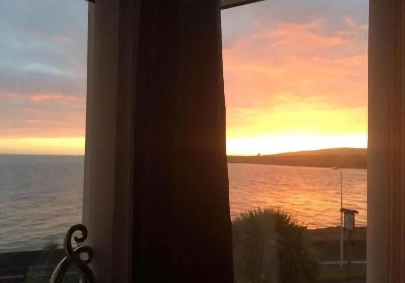 호텔 The Trecastell