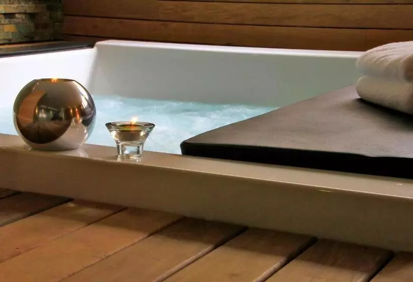 Lagaya Apartaments & Spa