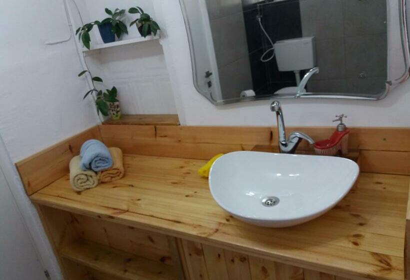 Retkeilymaja Zipi Orhan