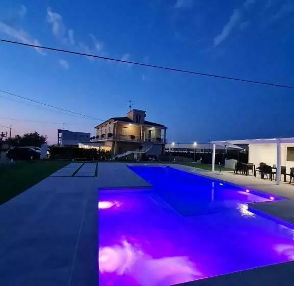 B&b Villa Luja Resort