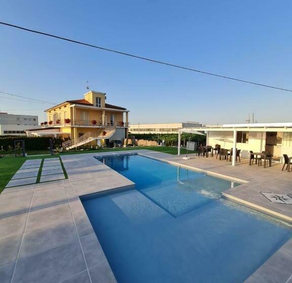 B&b Villa Luja Resort