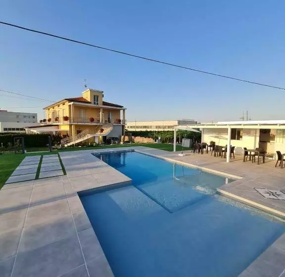 B&b Villa Luja Resort