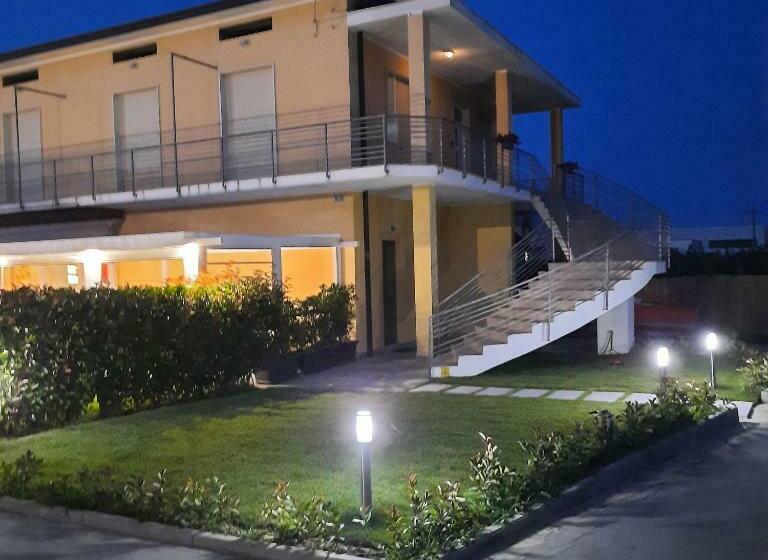 B&b Villa Luja Resort