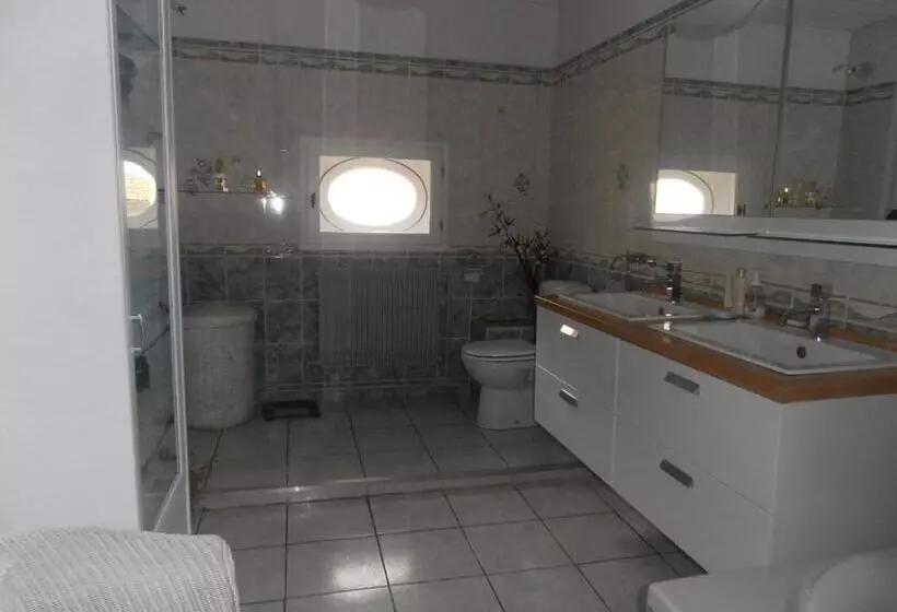 Aamiaismajoitus (B&B) L Orchidée