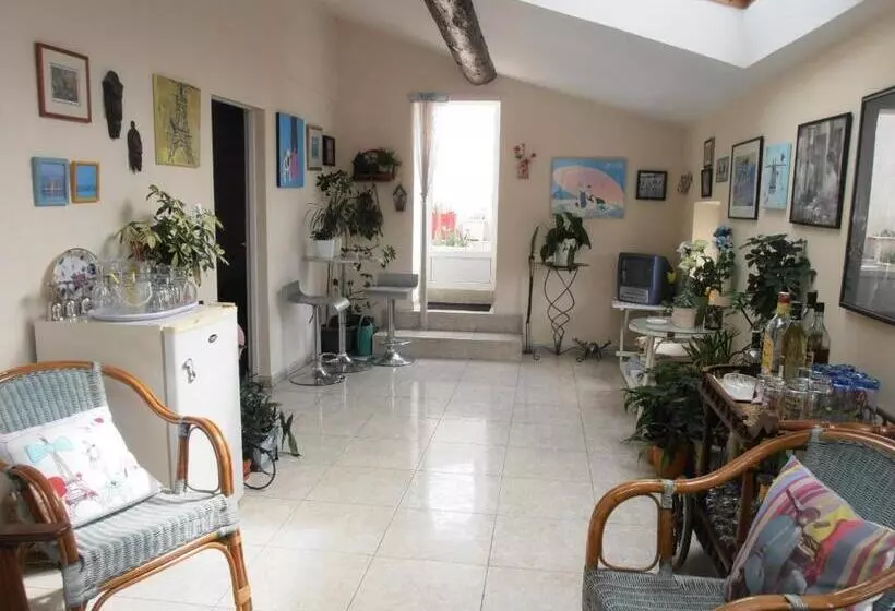 Aamiaismajoitus (B&B) L Orchidée