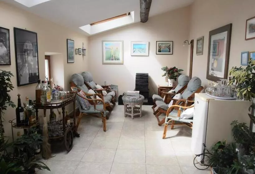 Aamiaismajoitus (B&B) L Orchidée