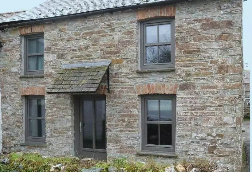 The White Cottage B&b