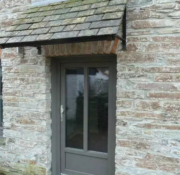 The White Cottage B&b