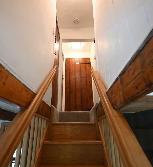 The White Cottage B&b