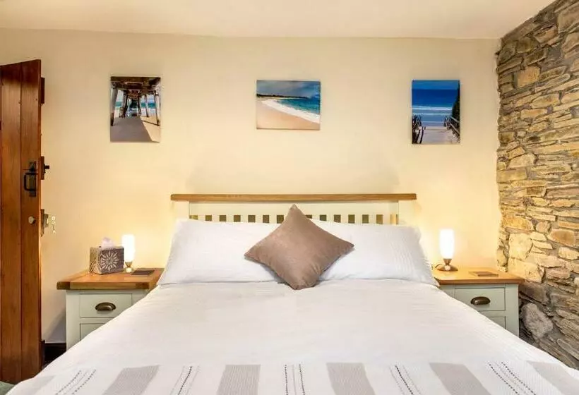 The White Cottage B&b