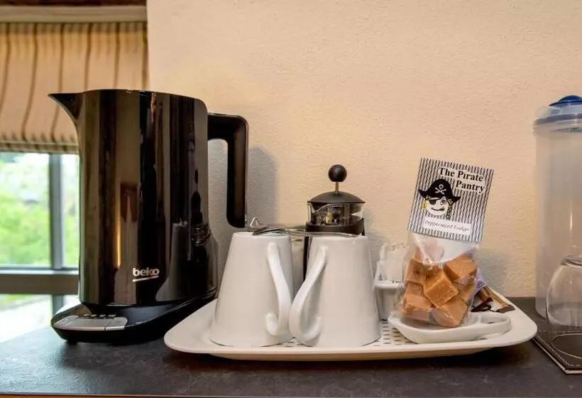 The White Cottage B&b