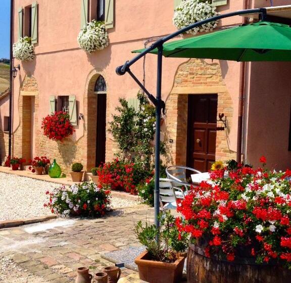 צימר Casale Delle Rondini