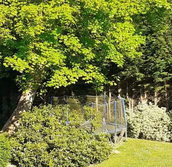 Aamiaismajoitus (B&B) Manoir De L As De Trèfle