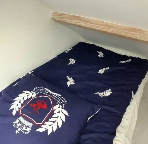 Aamiaismajoitus (B&B) Manoir De L As De Trèfle