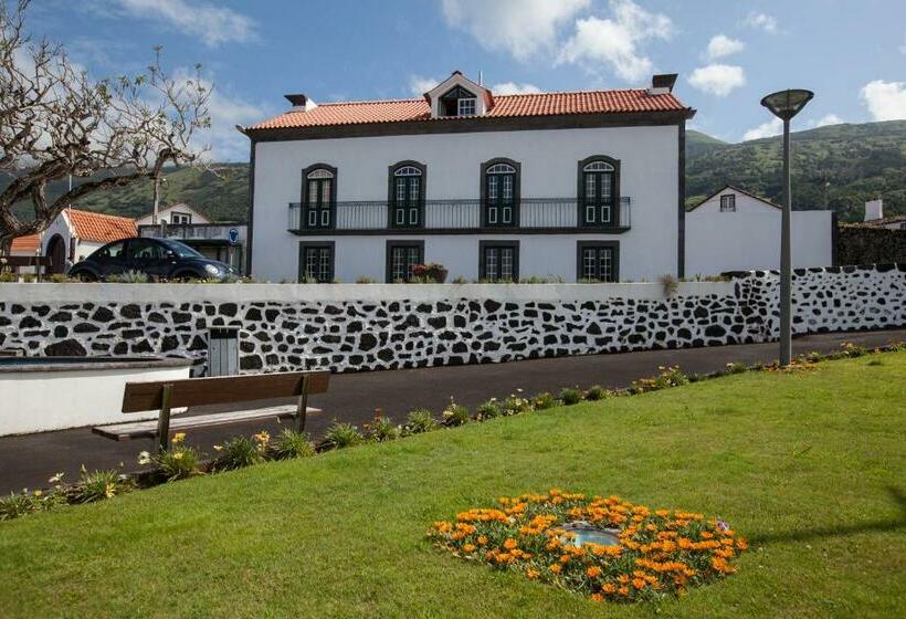 تختخواب و صبحانه Pico Da Saudade