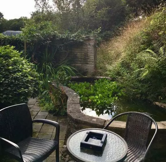 Five Saints Farmhouse B&b