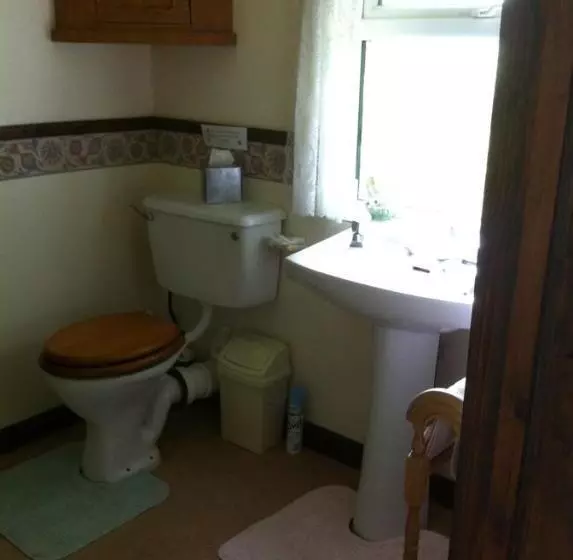 Five Saints Farmhouse B&b