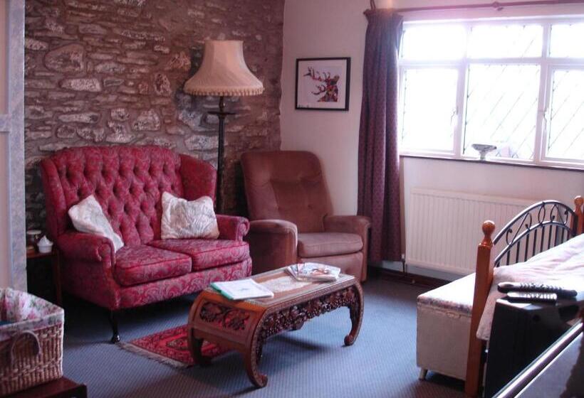 Five Saints Farmhouse B&b