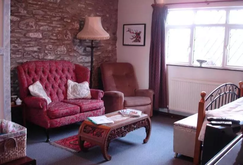 Five Saints Farmhouse B&b