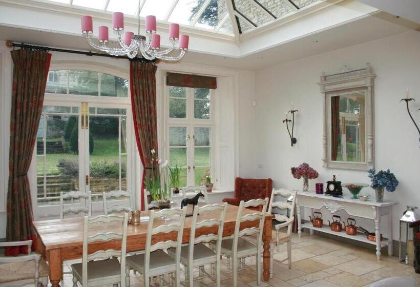 Helmdon House Bed And Breakfast