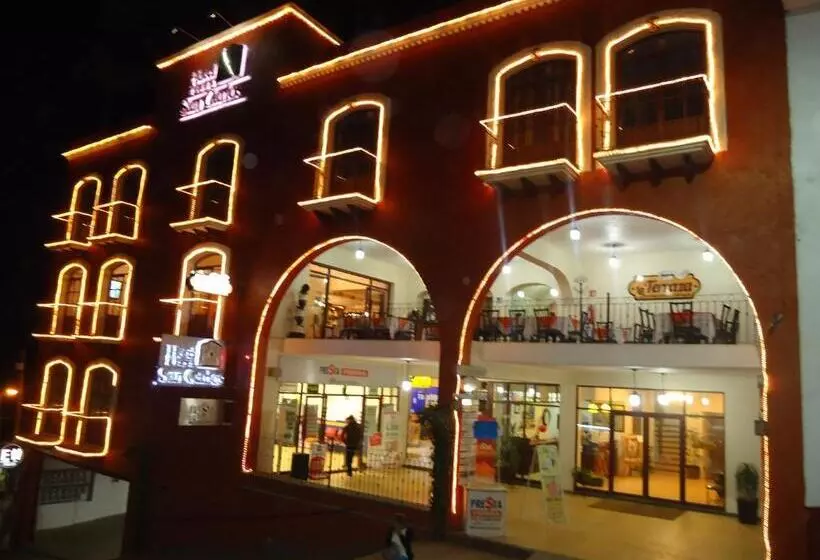 ホテル Plaza San Carlos