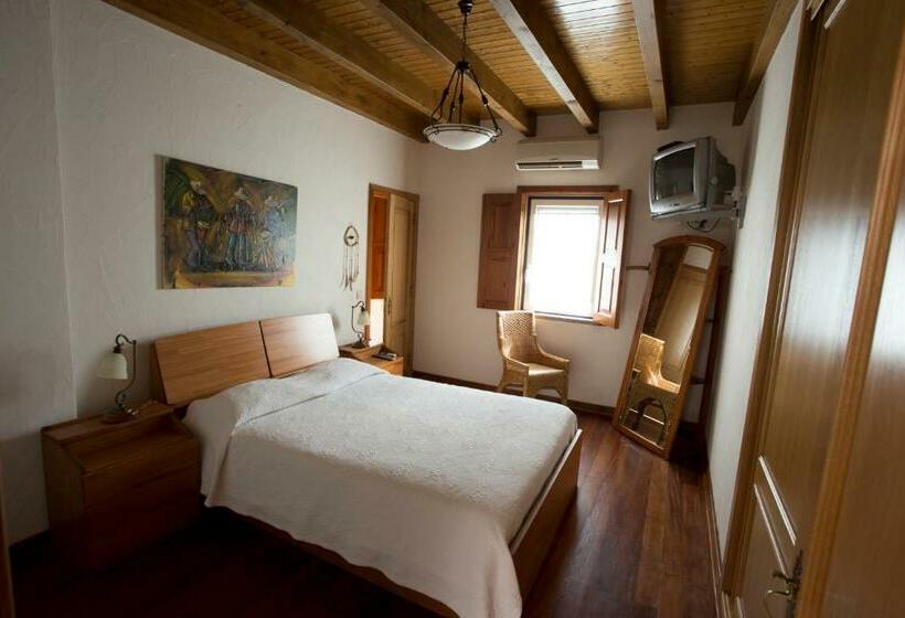 بنسيون A Palhota