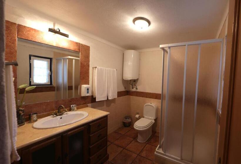 بنسيون A Palhota