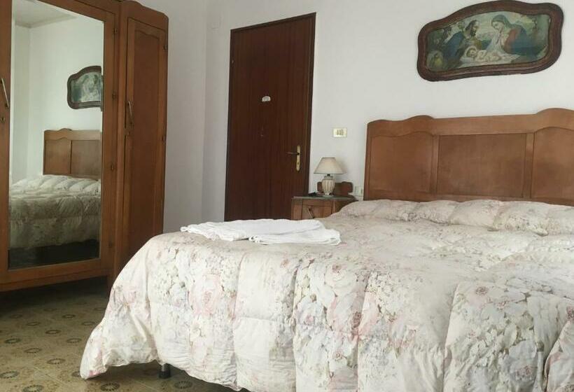 פנסיון Casa Salvaggio