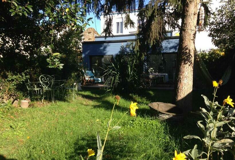 ペンション La Maison Bleue