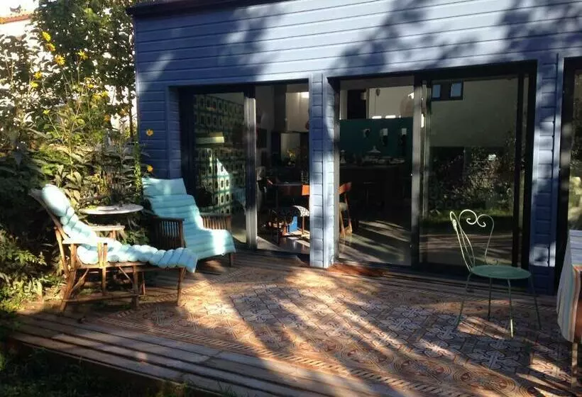 ペンション La Maison Bleue