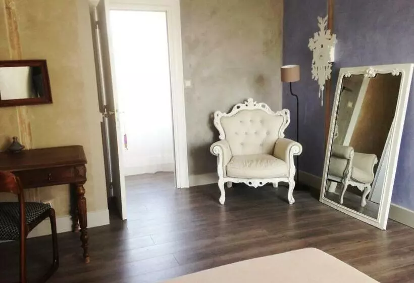 ペンション La Maison Bleue