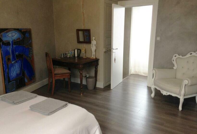 ペンション La Maison Bleue