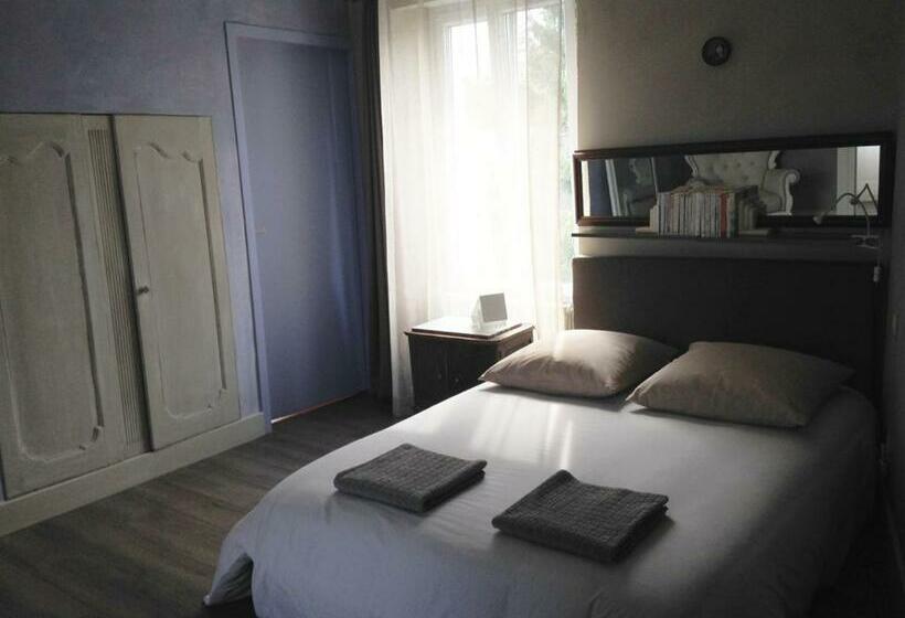 ペンション La Maison Bleue