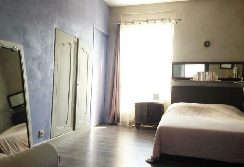 ペンション La Maison Bleue