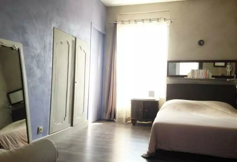 ペンション La Maison Bleue