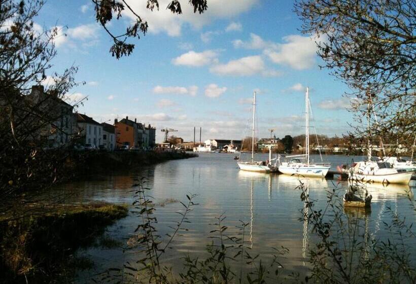 ペンション La Maison Bleue