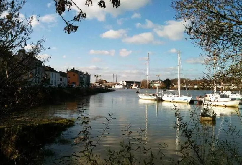 ペンション La Maison Bleue