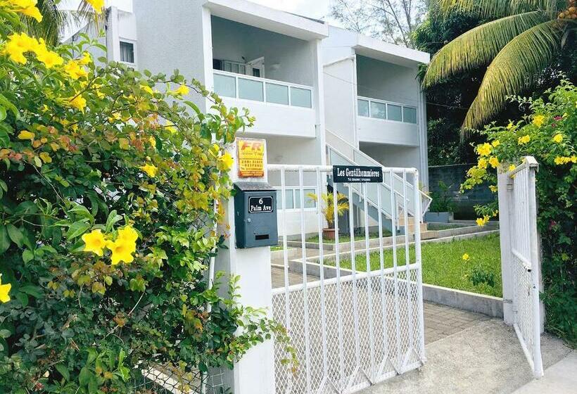 פנסיון Les Gentilhommieres Guest House