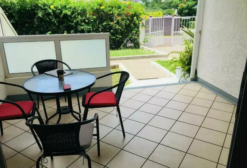 پانسیون Les Gentilhommieres Guest House