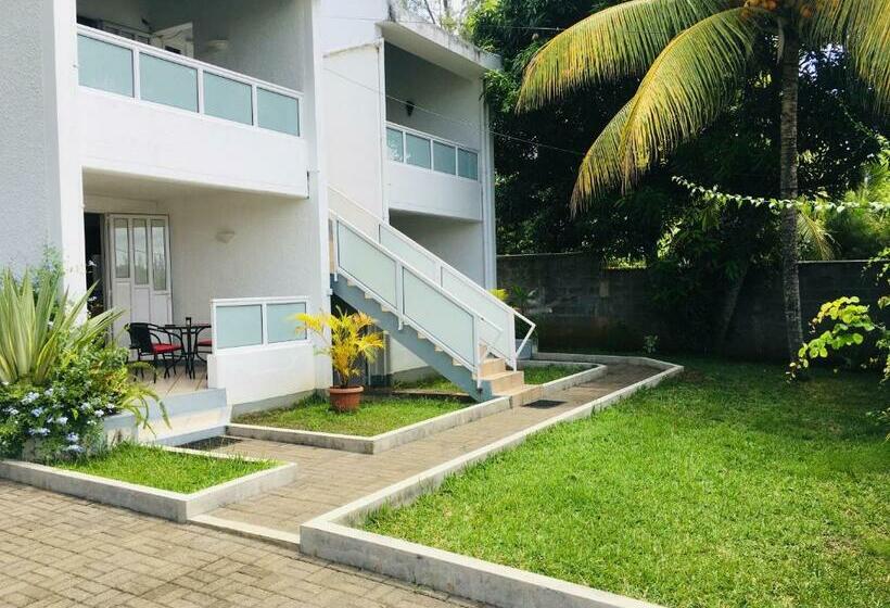 פנסיון Les Gentilhommieres Guest House