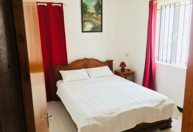 פנסיון Les Gentilhommieres Guest House