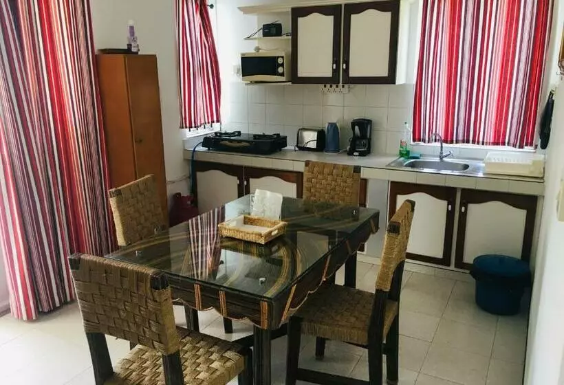 پانسیون Les Gentilhommieres Guest House