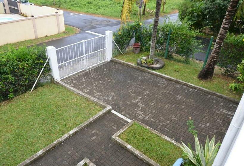 פנסיון Les Gentilhommieres Guest House