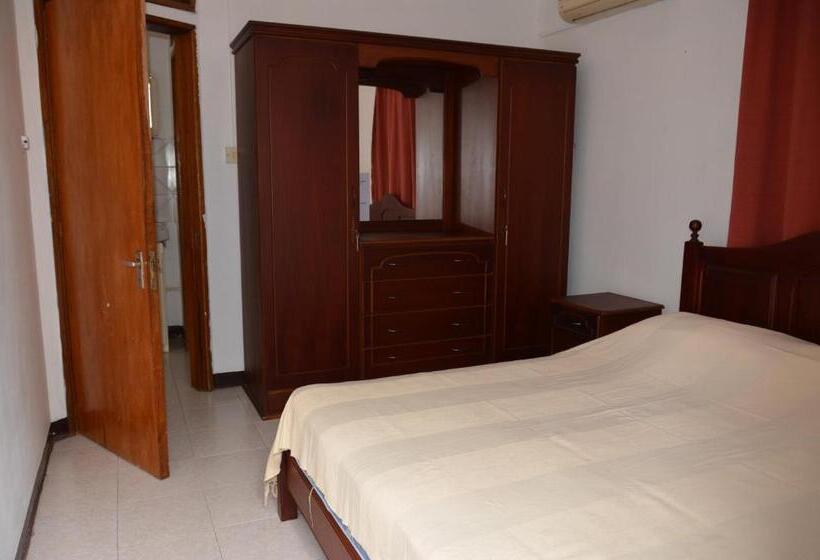 פנסיון Les Gentilhommieres Guest House