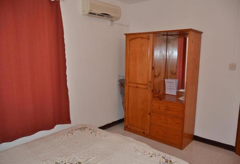 פנסיון Les Gentilhommieres Guest House